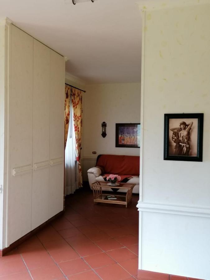 Il Giardino Di Flora Hotell Buti Exteriör bild